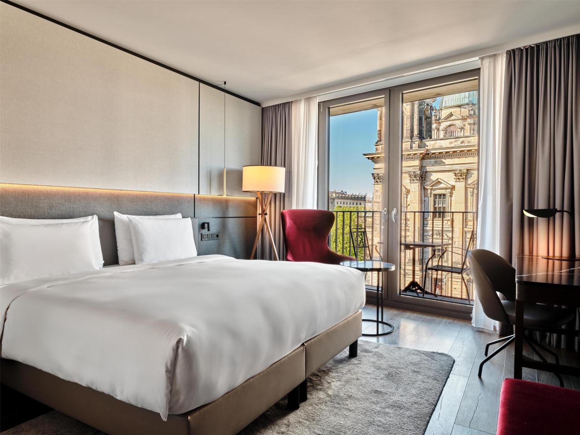 Collezione Premium con Balcone e Vista Cattedrale