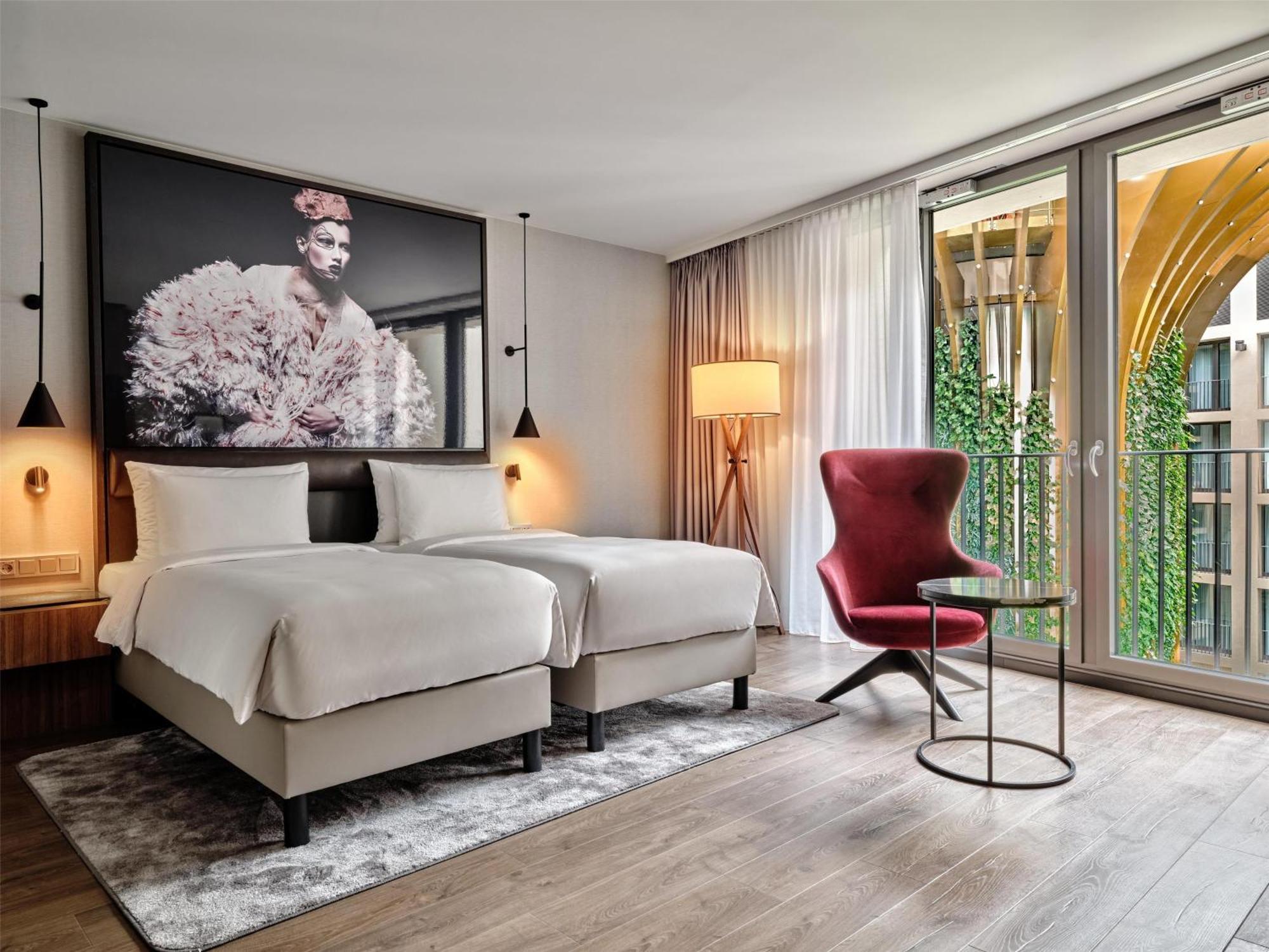 Family Room,1742601277:JPEG